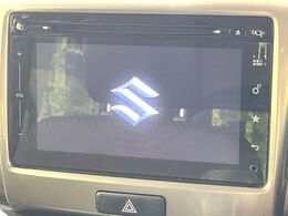 【メーカー純正ナビ】インテリアに溶け込むスタイリッシュな「専用設計」メーカーナビを装備♪視認性や操作性など基本性能にも優れ、より上質なカーライフをお楽しみいただけます。