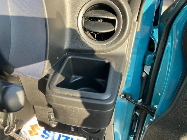 運転席ドリンクホルダー