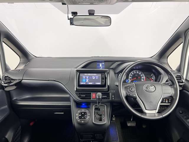 車内はルームクリーニングを実施済みです！綺麗な状態ですので、お気軽にご来店くださいね！