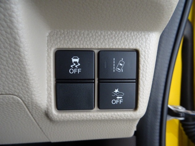 多彩な安心・快適機能を搭載した先進の安全運転支援システムのHonda　SENSINGを搭載しております。