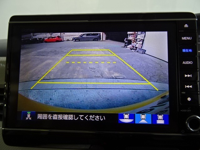 バックカメラの画像です。ガイドラインがスムースな車庫入れをサポートいたします！車庫入れの安心感がアップしますね☆