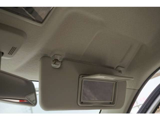 運転席サンバイザーです。