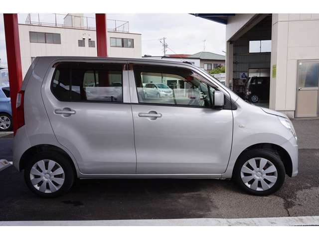 オートローン（最長72回）や自動車保険も取り扱っています。頭金無しでの購入も可能ですですのでお問い合わせください。