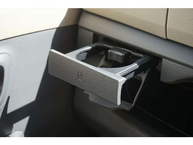 助手席側カップホルダーです。