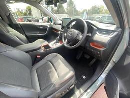 「この車の写真をもっと見たい」「状態が気になる」「この装備はついている？」どんな小さな疑問でもお気軽にお問い合わせください！
