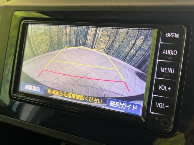 【バックカメラ】駐車時に後方がリアルタイム映像で確認できます。大型商業施設や立体駐車場での駐車時や、夜間のバック時に大活躍！運転スキルに関わらず、今や必須となった装備のひとつです！