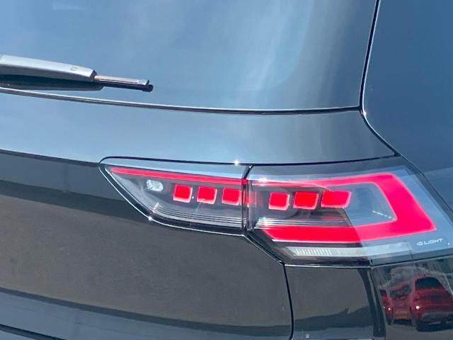 LEDテールランプはダイナミックターンインジケーター(流れるウインカー)