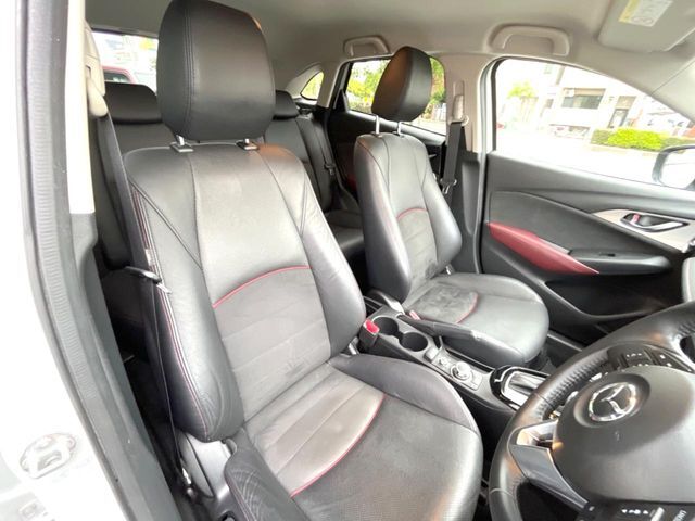 大好評のボディコーティング「弾スプラッシュコート」もご納車までに施工可能。通常のガラスコートと異なる、耐久年数6年の無機質ガラスコーティングが、ボディをキレイな状態に保ってくれます。