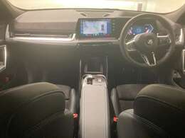 ☆センターパネルを運転席側に僅かに傾けたBMW独特のインパネ☆【駆け抜ける歓び】はここからもスタートしております☆
