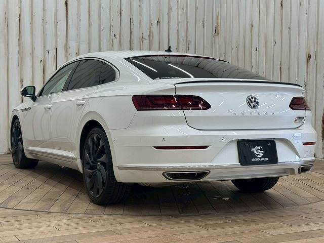 お車ご成約時の付帯率は驚きの90％OVER。GOOD　SPEED自慢のスーパーガラスコーティング。見違えるほどの輝きを放ち、納車後のメンテナンスも楽々。是非一度お試し下さい。