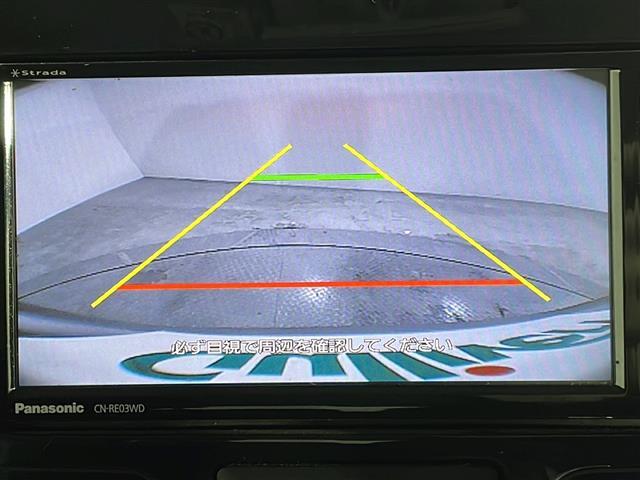 【バックモニター】後ろのカメラの映像がモニターに映し出されるので、後方の見えない死角や、障害物との距離感などもしっかり安全確認することができます！