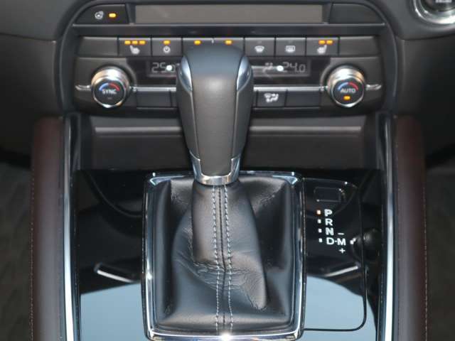 DCT、CVT、従来型のATなど、すべてのトランスミッションの利点を集約し、ロックアップ領域を大幅に拡大し伝達効率の向上とマニュアルトランスミッションのようなダイレクト感を実現した自社製ATです。