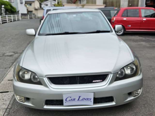 6速ミッションのアルテッツァ入庫しました！！車高調も付いてます！ミッション練習用にいかがでしょうか？？