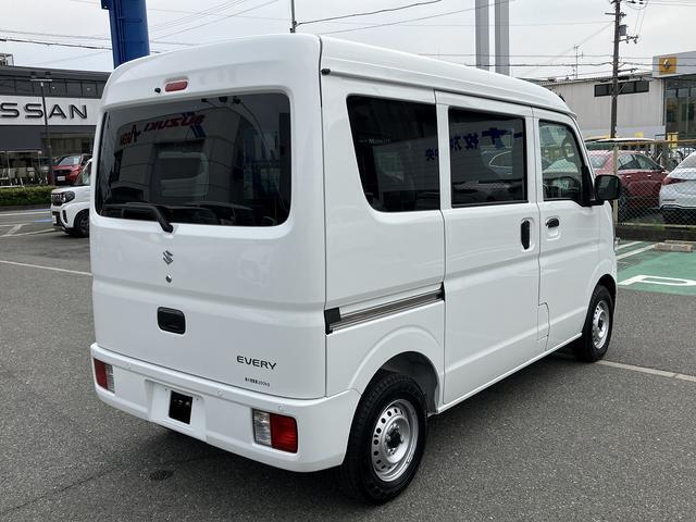 車両は全体的に大きな傷　事故跡などはありませんが　若干の小傷　取り切れない汚れなどが見受けられます。御来店頂き確認頂きますようお願い申し上げます。