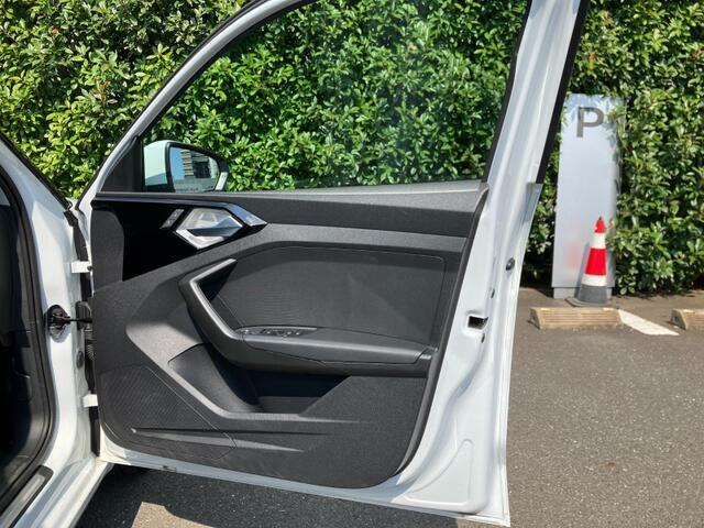 Audi Approved有明店は正規ディーラーであることはもちろんの事、保険代理店でもあります。セールススタッフは保険の有資格者ですので保険のご相談もお任せください。