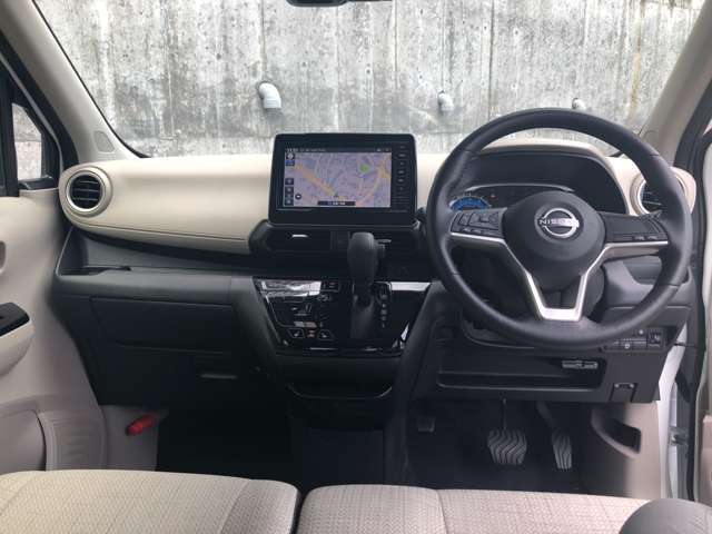 気が利く装備と収納をあちこちに。運転ラクラク片付けもラクラク