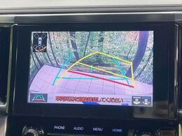 【バックカメラ】駐車時に後方がリアルタイム映像で確認できます。大型商業施設や立体駐車場での駐車時や、夜間のバック時に大活躍！運転スキルに関わらず、今や必須となった装備のひとつです！