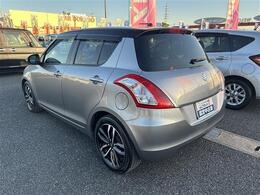 毎週水曜日が店休日になっておりますが土日、祝日も営業してます！