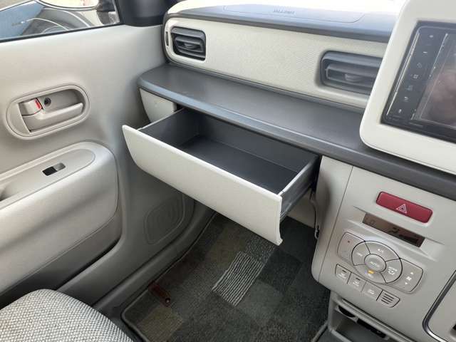 【グローブBOX】車内の整理整頓に必要不可欠なグローブボックス！