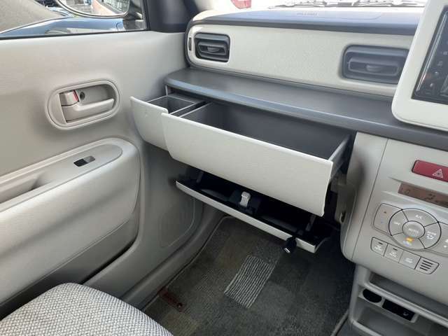 【グローブBOX】車内の整理整頓に必要不可欠なグローブボックス！