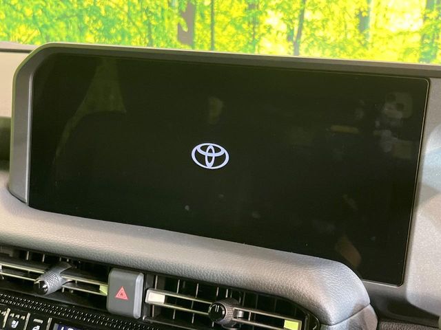 【12.3インチワイドナビ】高級感とインパクトのある大型ワイドナビを装備。各種オーディオ操作はもちろん、横長ワイド画面でのマップ2分割表示など、利便性も高いナビです♪