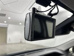 【バックミラー】大きくて見やすいので、後方を見るときも安心です！