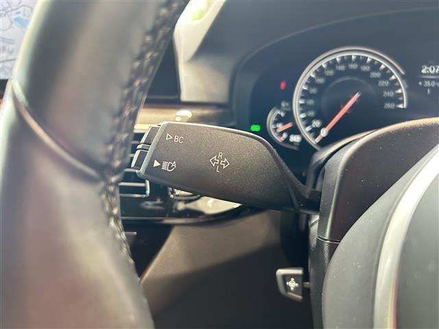 【運転席操作部】『運転席周辺の装備』の画像になります。快適なドライブを楽しむための機能が装備されています！運転席から触れるので使いやすいです！