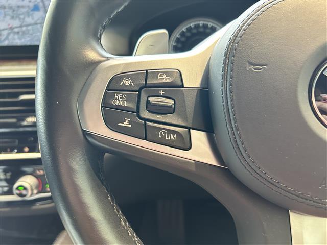 【運転席操作部】『運転席周辺の装備』の画像になります。快適なドライブを楽しむための機能が装備されています！運転席から触れるので使いやすいです！