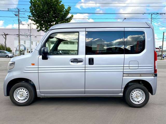 カーナビ・ETC・エンジンスターター・ドライブレコーダーなど、ご希望にお応えできるよう、オプション多数取り揃えております。おクルマのことなら何でもお任せください！