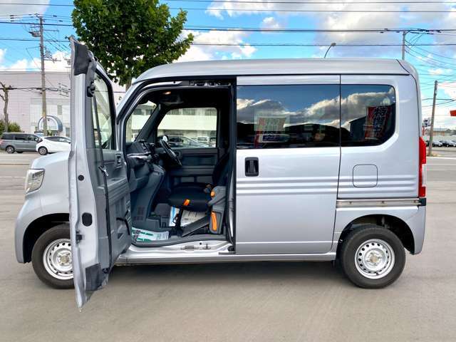 カーナビ・ETC・エンジンスターター・ドライブレコーダーなど、ご希望にお応えできるよう、オプション多数取り揃えております。おクルマのことなら何でもお任せください！