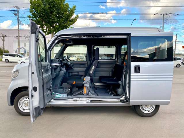 事故の際も保険の交渉から車の修理や代車の手配まで迅速に対応！保険のアドバイザーがカーライフに最適なプランをご提案します！