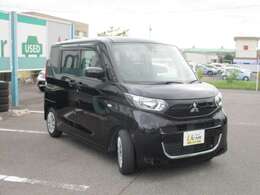 ボディーカラーはブラックマイカです。