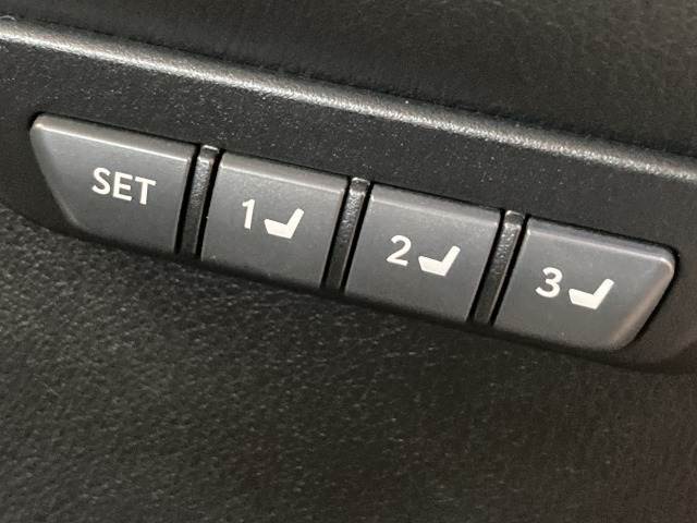 【シートメモリー】も搭載しております。お好みの位置を2名分登録することが可能です。