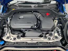 弊社元デモカー・エンジンルームも非常にきれいな状態です。