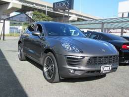 LOOK'Sではお客様の愛車のメンテナンスから板金・塗装修理、車検やオリジナルカスタムまでカーライフを全てをお任せ頂ける体制を整えておりますので安心してお任せ下さい。