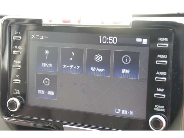 8インチディスプレイオーディオ。鮮やかな大画面で欲しい情報に瞬時にアクセス。高精細なHDワイドディスプレイを搭載するとともにT-Connectのオプションサービス「コネクテッドナビ」に対応。