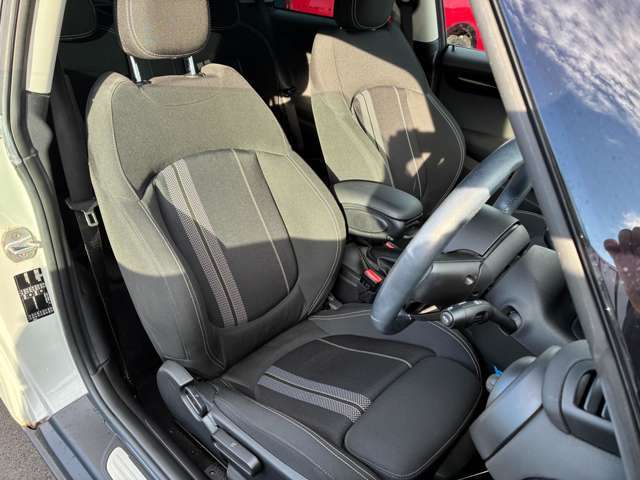 シートは、へたり・破れなどがなく、キレイな状態です！