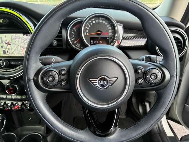 マルチファンクションステアリング