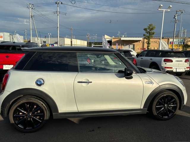 弊社ポリシーとして、全中古車、お忙しく実車確認できないお客様のために実車確認頂かなくとも安心して購入頂けれるクオリティを目指して仕上げております。