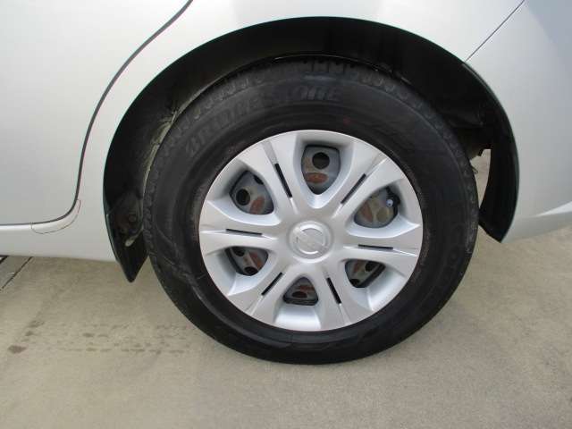 お洒落な　純正ホイールカバー