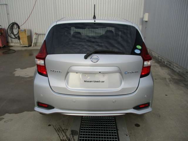 整備工場を併設しております