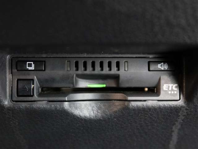 ETC車載器付きです。高速道路の料金所もスムーズに通過できます。