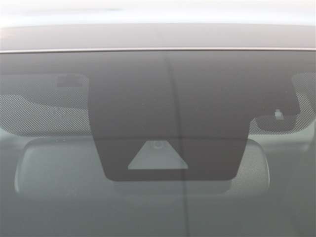 サポカーは、高齢運転者を含めたすべてのドライバーによる交通事故の発生防止・被害軽減対策の一環として、国が推奨する新しい自動車安全コンセプトです。詳しくは販売店スタッフまでおたずねください。