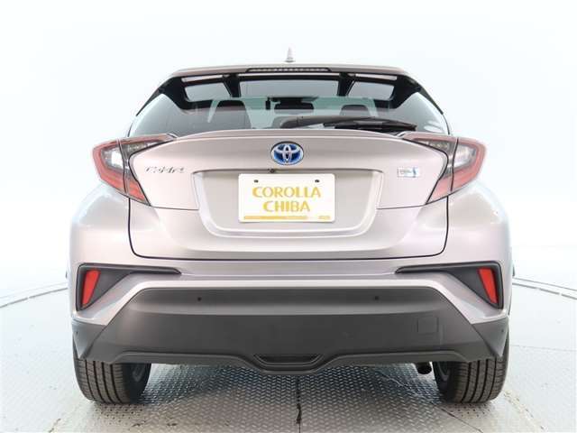 バックカメラが付いているので後方確認しながら安心して駐車することができます。