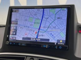 ●純正ナビ:一体感のあるナビは、高級感ある車内を演出してくれます。オーディオ機能も充実しておりますので、運転もより楽しめます♪