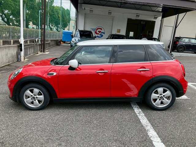 車検・点検サポート付きの更新型の「MINISワランティ-」。最大10年、10万キロまで更新可能です。保証項目は最大320項目！！対応は最寄りのディーラーさんにて対応可能です！