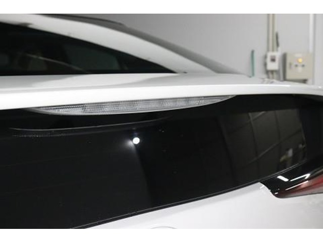 目線の高さに近いストップランプが、後続車にブレーキを踏んだことを知らせるので安全性もUPします。