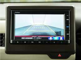 ◆バックカメラ◆リバースにするだけで映ります、後方の安全確認や、狭い駐車場での車庫入れ、雨の日や夜間など視界の悪い時に便利です！安全にバックする為には欠かせない装備です。
