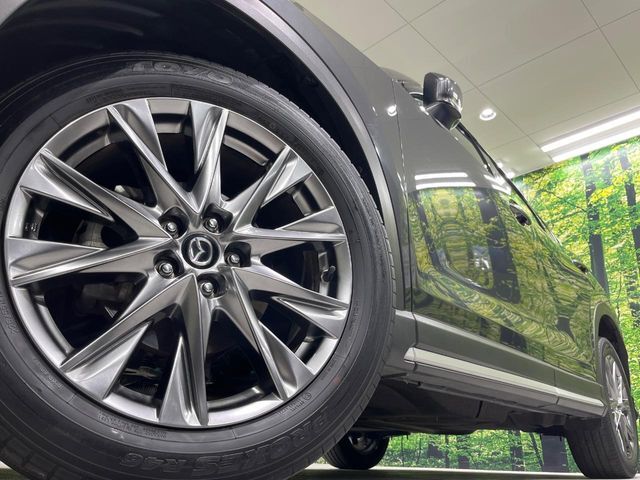 【純正19インチアルミホイール】外観にマッチした純正アルミホイールを装着しております。各種社外アルミホイールや、スタッドレスタイヤも取扱いしております。是非ご相談ください♪