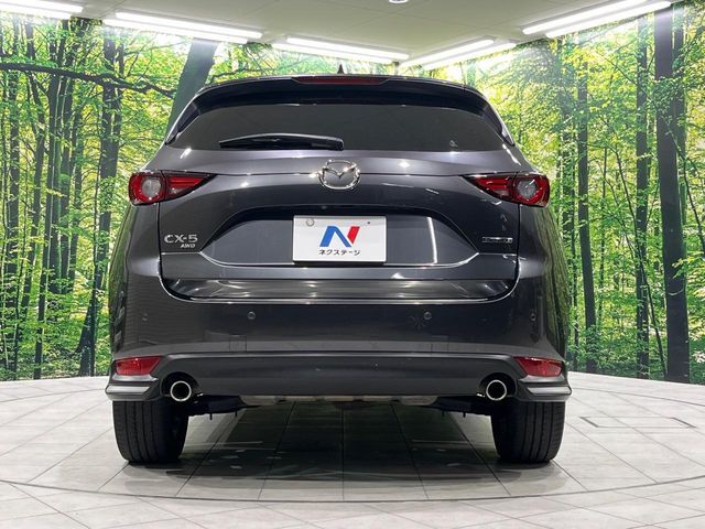 安心の最長10年・走行無制限保証（有償）をご用意。保証内容も充実はもちろん、無料点検＆オイル交換や、年中無休の全国・24時間ロードサービスも付帯されておりますのでご安心下さい。